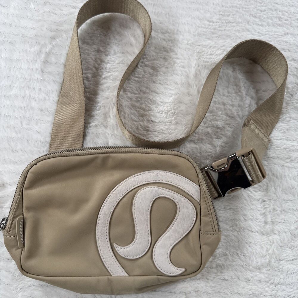 Lululemon Everywhere Belt Bag 1L Trench White Opal Logo Crossbody Bag